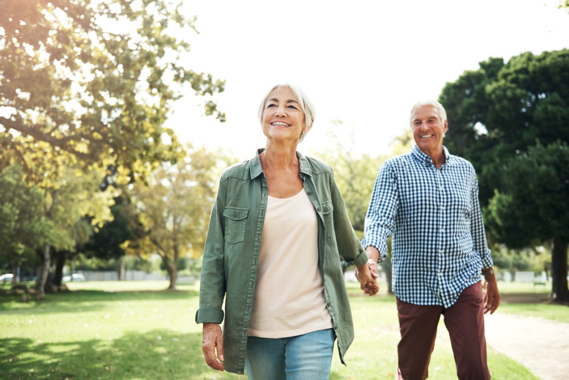 senior-couple-holding-hands.